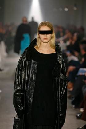 MM6 Maison Margiela Ready to wear fall winter 2025:26; MILAN February 2025 MM6 Maison Margiela Ready to wear fall winter 2025:26; MILAN February 2025, Credit:Zeppelin Avalon  Copyright: xZeppelinx xAvalonx 0969945137