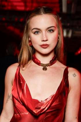 MFW - Roberto Cavalli Front Row MILAN, ITALY - FEBRUARY 27: Emma Brooks attends Roberto Cavalli’s fashion show during the Milan Fashion Week - Womenswear Fall Winter 2025 2026 on February 27, 2025 in Milan, Italy. Photo by Marco Piovanotto ABACAPRESS.COM Milan Italy  Copyright: xPiovanottoxMarco ABACAx