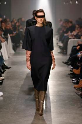 MM6 Maison Margiela Ready to wear fall winter 2025:26; MILAN February 2025 MM6 Maison Margiela Ready to wear fall winter 2025:26; MILAN February 2025, Credit:Zeppelin Avalon  Copyright: xZeppelinx xAvalonx 0969945112