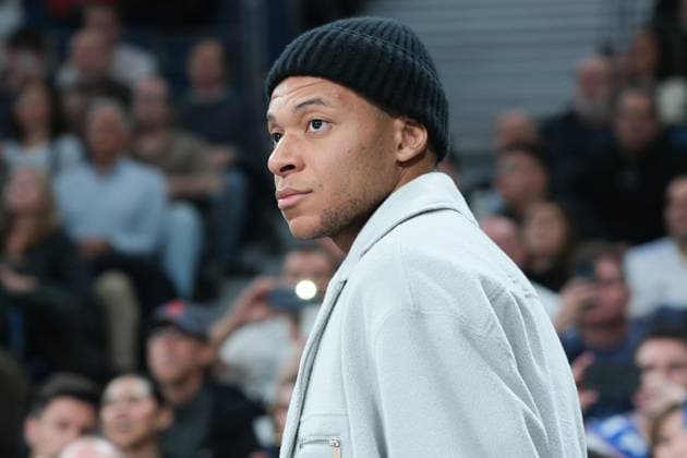 Kylian Mbappe Kylian Mbappe of Real Madrid during the Turkish Airlines EuroLeague match between Real Madrid and FC Barcelona at Movistar Arena on February 27, 2025 in Madrid, Spain Featuring: Kylian Mbappe of Real Madrid during the Turkish Airlines EuroLeague match between Real Madrid and FC Barcelona at Movistar Arena on February 27, 2025 in Madrid, Spain Where: Madrid, Spain When: 27 Feb 2025 Credit: Oscar Gonzalez WENN Madrid Spain Copyright: xOscarxGonzalez WENNx wenn40279925 OFA ZOJx wenn40279925