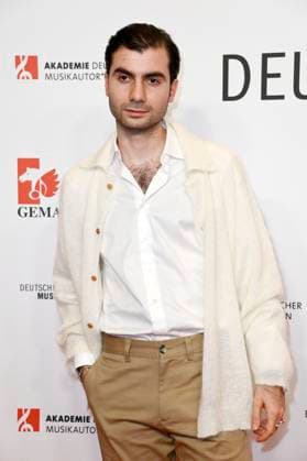 Berky at the 16 German Music Authors Award of GEMA 2025 at The Ritz Carlton Hotel Berlin, 27 02 2025 Foto:xN.xKubelkax xFuturexImagex musikautorenpreis_5289