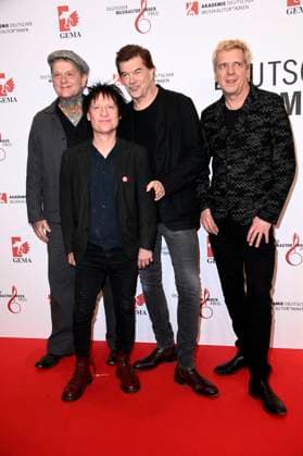 Andreas von Holst, Vom Ritchie, Campino and Andreas Meurer from Die Toten Hosen at GEMAs 16 German Music Writers Award 2025 at The Ritz Carlton Hotel Berlin, 27 02 2025 Foto:xN.xKubelkax xFuturexImagex musikautorenpreis_5294