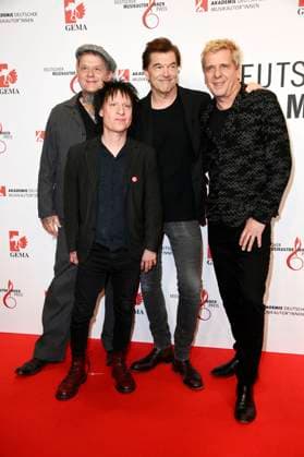 Andreas von Holst, Vom Ritchie, Campino and Andreas Meurer from Die Toten Hosen at GEMAs 16 German Music Writers Award 2025 at The Ritz Carlton Hotel Berlin, 27 02 2025 Foto:xN.xKubelkax xFuturexImagex musikautorenpreis_5295