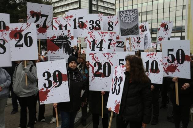 News Themen der Woche KW09 Bilder des Jahres 2025, News 02 Februar News Bilder des Tages Griechenland, Demonstration erinnert an Zugunglück von 2023 Griechenland, Demonstration erinnert an Zugunglück von 2023 February 28, 2025, Athens, Greece: Protesters gather in central Athens, Greece to mark two years since a deadly rail disaster that has also triggered hundreds of other demonstrations and a general strike Athens Greece - ZUMAv62_ 20250228_zaf_v62_004 Copyright: xAristidisxVafeiadakisx