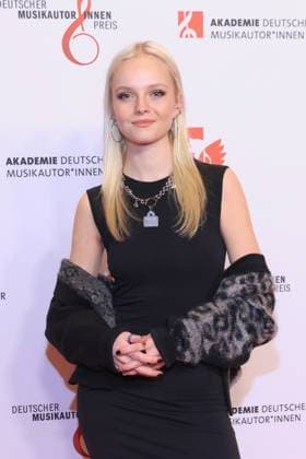 27 02 205, Paula Hartmann on the red carpet for the German Music Author Award 2025, The Ritz Carlton, Berlin, Berlin