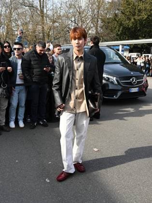 Milan, Milan Women s Fashion Week: Fall Winter 2025 - Tod s Fashion Show - Arrivals Milan, Milan Women s Fashion Week: Fall Winter 2025 - Tod s Fashion Show - Arrivals. Pictured: Han Seung-ju Milan  Copyright: xIPA ABACAx