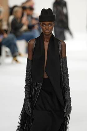 Sportmax Ready to wear fall winter 2025:26 MILAN February 2025 Sportmax Ready to wear fall winter 2025:26 MILAN February 2025, Credit:Zeppelin Avalon  Copyright: xZeppelinx xAvalonx 0970143182