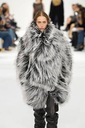Sportmax Ready to wear fall winter 2025:26 MILAN February 2025 Sportmax Ready to wear fall winter 2025:26 MILAN February 2025, Credit:Zeppelin Avalon  Copyright: xZeppelinx xAvalonx 0970144968
