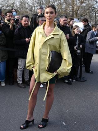 Milan: Milan, Milan Women s Fashion Week: Fall Winter 2025 - Tod s Fashion Show - Arrivals. Pictured: Carmella Rose Milan  - ZUMAp169 20250228_zea_p169_782 Copyright: xManuelexMangiarottix
