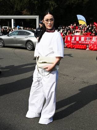 Milan: Milan, Milan Women s Fashion Week: Fall Winter 2025 - Tod s Fashion Show - Arrivals. Pictured Guest Milan  - ZUMAp169 20250228_zea_p169_772 Copyright: xManuelexMangiarottix