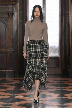 Milan, Milan Women s Fashion Week: Fall Winter 2025 - Women s Fashion, Fall Winter 2025.- Institution by Galib Gassanoff fashion show - catwalk. in the photo: model  Copyright: xSimonaxChiocciax xipa-agency.netx xSimonaxChiocciax IPA_Agency_IPA54709197