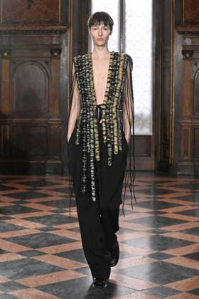 Milan, Milan Women s Fashion Week: Fall Winter 2025 - Women s Fashion, Fall Winter 2025.- Institution by Galib Gassanoff fashion show - catwalk. in the photo: model  Copyright: xSimonaxChiocciax xipa-agency.netx xSimonaxChiocciax IPA_Agency_IPA54709224