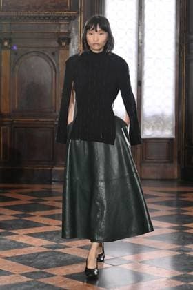 Milan, Milan Women s Fashion Week: Fall Winter 2025 - Women s Fashion, Fall Winter 2025.- Institution by Galib Gassanoff fashion show - catwalk. in the photo: model  Copyright: xSimonaxChiocciax xipa-agency.netx xSimonaxChiocciax IPA_Agency_IPA54709231