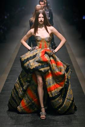Versace Ready to wear fall winter 2025:26 MILAN February 2025 Versace Ready to wear fall winter 2025:26 MILAN February 2025, Credit:Zeppelin Avalon  Copyright: xZeppelinx xAvalonx 0970439797