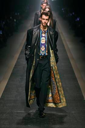 Versace Ready to wear fall winter 2025:26 MILAN February 2025 Versace Ready to wear fall winter 2025:26 MILAN February 2025, Credit:Zeppelin Avalon  Copyright: xZeppelinx xAvalonx 0970439890