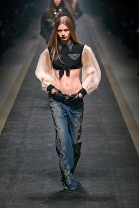 Versace Ready to wear fall winter 2025:26 MILAN February 2025 Versace Ready to wear fall winter 2025:26 MILAN February 2025, Credit:Zeppelin Avalon  Copyright: xZeppelinx xAvalonx 0970440677