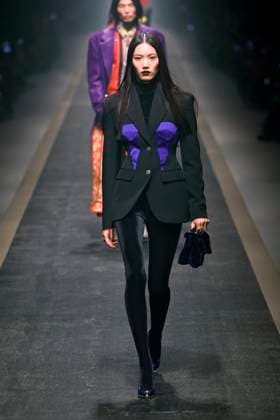 Versace Ready to wear fall winter 2025:26 MILAN February 2025 Versace Ready to wear fall winter 2025:26 MILAN February 2025, Credit:Zeppelin Avalon  Copyright: xZeppelinx xAvalonx 0970440966