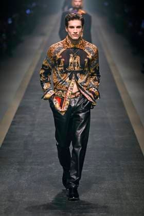 Versace Ready to wear fall winter 2025:26 MILAN February 2025 Versace Ready to wear fall winter 2025:26 MILAN February 2025, Credit:Zeppelin Avalon  Copyright: xZeppelinx xAvalonx 0970441184