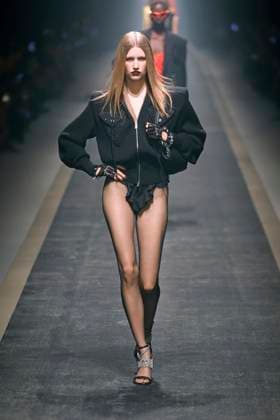 Versace Ready to wear fall winter 2025:26 MILAN February 2025 Versace Ready to wear fall winter 2025:26 MILAN February 2025, Credit:Zeppelin Avalon  Copyright: xZeppelinx xAvalonx 0970441617
