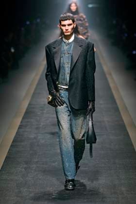 Versace Ready to wear fall winter 2025:26 MILAN February 2025 Versace Ready to wear fall winter 2025:26 MILAN February 2025, Credit:Zeppelin Avalon  Copyright: xZeppelinx xAvalonx 0970443916