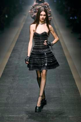 Versace Ready to wear fall winter 2025:26 MILAN February 2025 Versace Ready to wear fall winter 2025:26 MILAN February 2025, Credit:Zeppelin Avalon  Copyright: xZeppelinx xAvalonx 0970443969