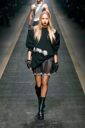 Versace Ready to wear fall winter 2025:26 MILAN February 2025 Versace Ready to wear fall winter 2025:26 MILAN February 2025, Credit:Zeppelin Avalon  Copyright: xZeppelinx xAvalonx 0970444386