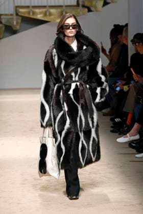 Tods Ready to wear fall winter 2025:26 MILAN February 2025 Tods Ready to wear fall winter 2025:26 MILAN February 2025, Credit:Zeppelin Avalon  Copyright: xZeppelinx xAvalonx 0970446008
