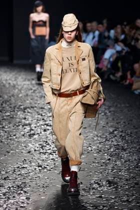 Moschino Ready to wear fall winter 2025:26 MILAN February 2025 Moschino Ready to wear fall winter 2025:26 MILAN February 2025, Credit:Zeppelin Avalon  Copyright: xZeppelinx xAvalonx 0970454862