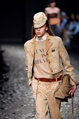 Moschino Ready to wear fall winter 2025:26 MILAN February 2025 Moschino Ready to wear fall winter 2025:26 MILAN February 2025, Credit:Zeppelin Avalon  Copyright: xZeppelinx xAvalonx 0970454899