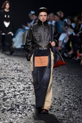 Moschino Ready to wear fall winter 2025:26 MILAN February 2025 Moschino Ready to wear fall winter 2025:26 MILAN February 2025, Credit:Zeppelin Avalon  Copyright: xZeppelinx xAvalonx 0970455102