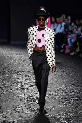 Moschino Ready to wear fall winter 2025:26 MILAN February 2025 Moschino Ready to wear fall winter 2025:26 MILAN February 2025, Credit:Zeppelin Avalon  Copyright: xZeppelinx xAvalonx 0970455626