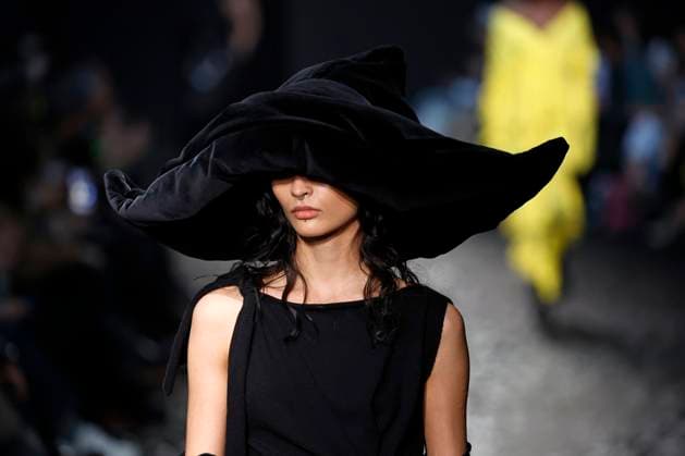 Moschino Ready to wear fall winter 2025:26 MILAN February 2025 Moschino Ready to wear fall winter 2025:26 MILAN February 2025, Credit:Zeppelin Avalon  Copyright: xZeppelinx xAvalonx 0970458965