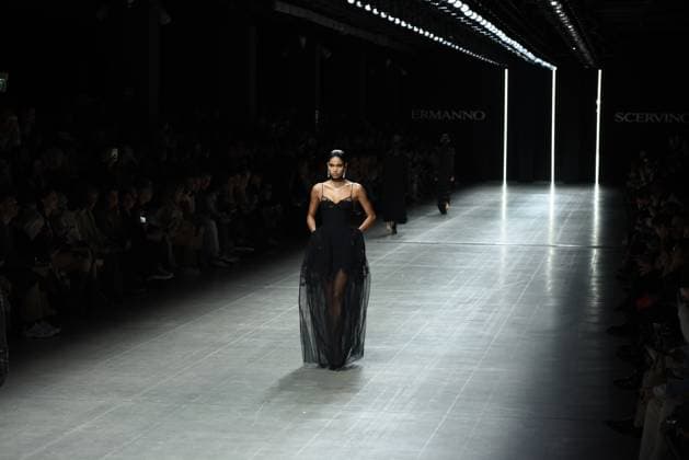 March 1, 2025, Milan, Italy: Model walk the runway during the presentation of the womenswear fall winter 2025-26 collection by designer ERMANNO SCERVINO, part of the Milan Fashion Week Milan Italy - ZUMAs232 20250301_zip_s232_001 Copyright: xErvinxShulkux