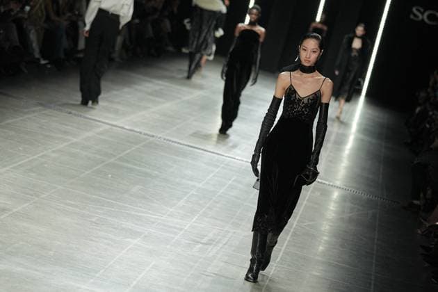 Milan, Milan Women s Fashion Week: Fall Winter 2025 26 - Ermanno Scervino Fashion Show - Fashion Show Milan, Milan Women s Fashion Week: Fall Winter 2025 26 - Women s Fashion, Fall Winter 2025 26 - Ermanno Scervino fashion show - fashion show in the photo: Model MILAN Italy  Copyright: xIPA ABACAx