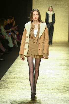 Milan, Milan Women s Fashion Week: Fall Winter 2025 - Luisa Spagnoli Fashion Show - Catwalk Milan, Milan Women s Fashion Week: Fall Winter 2025 - Women s Fashion, Fall Winter 2025.- Luisa Spagnoli fashion show - catwalk. in the photo: model MILAN Italy  Copyright: xIPA ABACAx