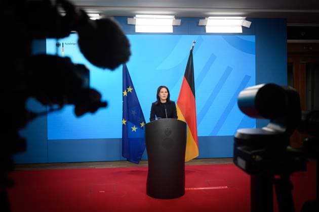 News Themen der Woche KW09 News Bilder des Tages Berlin, Pressestatement Baerbock zur Unterstützung der Ukraine Annalena Baerbock (Bundesaussenministerin, Bündnis 90 Die Grünen) gibt ein Pressestatement zur Unterstützung der Ukraine am 01.03.2025 in Berlin. Berlin Auswärtige Amt Berlin Deutschland *** Berlin, Press statement Baerbock in support of Ukraine Annalena Baerbock Federal Foreign Minister, Bündnis 90 Die Grünen gives a press statement in support of Ukraine on 01 03 2025 in Berlin Berlin Federal Foreign Office Berlin Germany