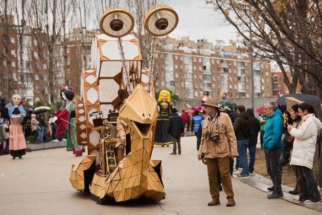 Entertainment Themen der Woche KW09 Entertainment Bilder des Tages Carnival Parade In Madrid, Spain The carnival takes place in Madrid, Spain, on January 3, 2025. Madrid Spain  Copyright: xHazhardxEspinozaxVallejosx originalFilename: espinoza-01032025250301_npPlF.jpg