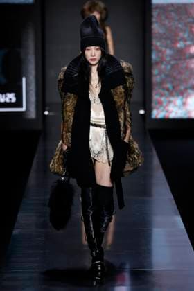 Dolce & Gabbana Ready to wear fall winter 2025:26 MILAN February 2025 Dolce & Gabbana Ready to wear fall winter 2025:26 MILAN February 2025, Credit:Zeppelin Avalon  Copyright: xZeppelinx xAvalonx 0970678063