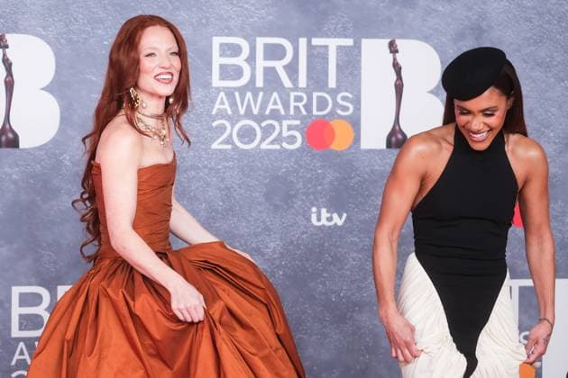 Entertainment Themen der Woche KW09 Entertainment Bilder des Tages The BRIT Awards, 2025 Red Carpet Arrivals on Saturday 1 March 2025 Alex Scott and Jess Glynne seen at the The BRIT Awards, 2025 Red Carpet Arrivals on Saturday 1 March 2025 at Intercontinental Hotel O2, London. . Picture, Credit:Julie Edwards Avalon UK, Greenwich, London, Intercontinental Hotel O2  Copyright: xJuliexEdwardsx xAvalonx 0970703253