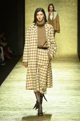 Milan, Milan Women s Fashion Week: Fall Winter 2025 - Women s Fashion, Fall Winter 2025.- Luisa Spagnoli fashion show - catwalk. in the photo: model  Copyright: xSimonaxChiocciax xipa-agency.netx xSimonaxChiocciax IPA_Agency_IPA54763968