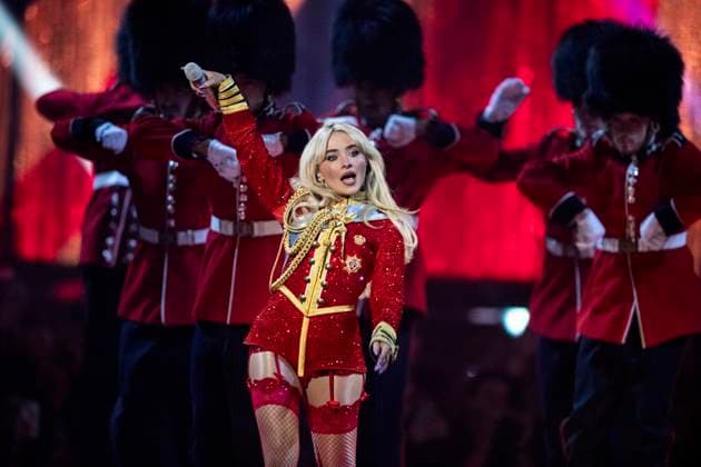 Bilder des Jahres 2025, Entertainment 03 März Entertainment Themen der Woche KW09 Sabrina Carpenter performing live at the 2025 BRIT awards ceremony, O2 Arena, London, on 1 March 2025 Sabrina Carpenter performing live at the 2025 BRIT awards ceremony, O2 Arena, London, on 1 March 2025 Sabrina Carpenter is an American singer, songwriter, and actress. She gained prominence starring on the Disney Channel series Girl Meets World (˜14 ™17), and signed with the Disney-owned Hollywood Records. She released her debut single, Can t Blame a Girl for Trying in ˜14., Credit:Dafydd Owen Avalon The O2, Greater London, London  Copyright: xDafyddxOwenx xAvalonx 0970768666