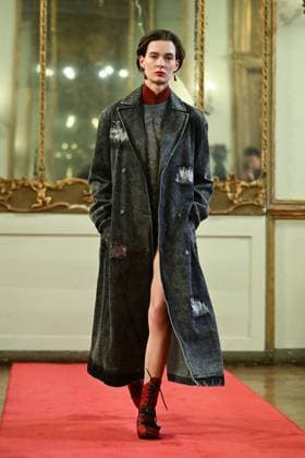 Milan, Milan Women s Fashion Week: Fall Winter 2025 - Women s Fashion, Fall Winter 2025.- Hui fashion show - catwalk. in the photo: model  Copyright: xSimonaxChiocciax xipa-agency.netx xSimonaxChiocciax IPA_Agency_IPA54783473