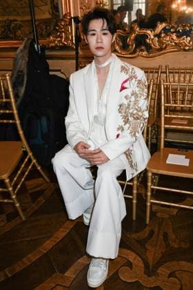 Milan, Milan Women s Fashion Week: Fall Winter 2025 - Women s Fashion, Fall Winter 2025.- Hui fashion show - guests. in the photo: Guo Samson  Copyright: xSimonaxChiocciax xipa-agency.netx xSimonaxChiocciax IPA_Agency_IPA54785054