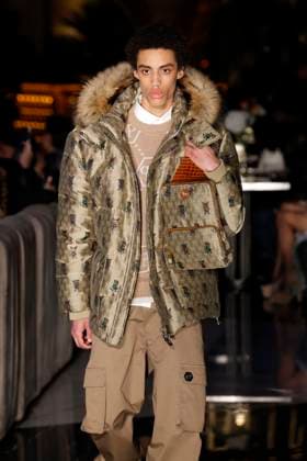 Philipp Plein Ready to wear fall winter 2025:26; MILAN March 2025 Philipp Plein Ready to wear fall winter 2025:26; MILAN March 2025, Credit:Zeppelin Avalon  Copyright: xZeppelinx xAvalonx 0970816156