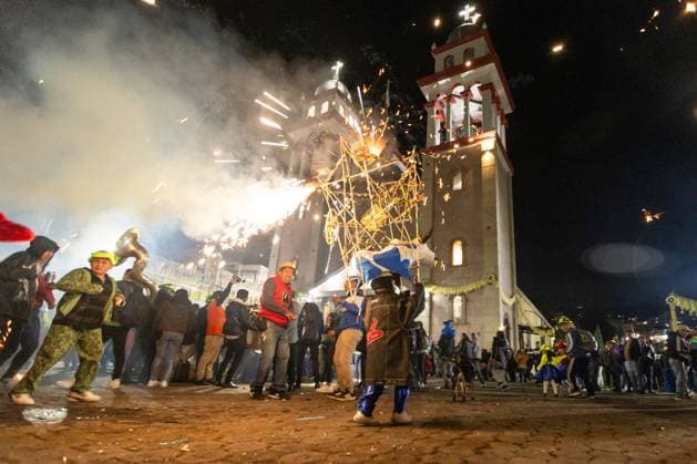 March 2, 2025, San Lorenzo Huitzizilapan, Estado De Mexico, Mexico: Celebration of the carnival of San Lorenzo Huitzizilapan, where the so-called toritos and monumental fireworks are lit to represent the burning of evil. San Lorenzo Huitzizilapan Mexico - ZUMAl178 20250302_znp_l178_006 Copyright: xCristianxLeyvax