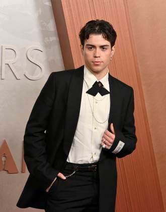 Benji Krol arrives on the red carpet for the 97th Academy Awards in the Hollywood section of Los Angeles on Sunday, March 2, 2025.  LAP20250302304 JIMxRUYMEN