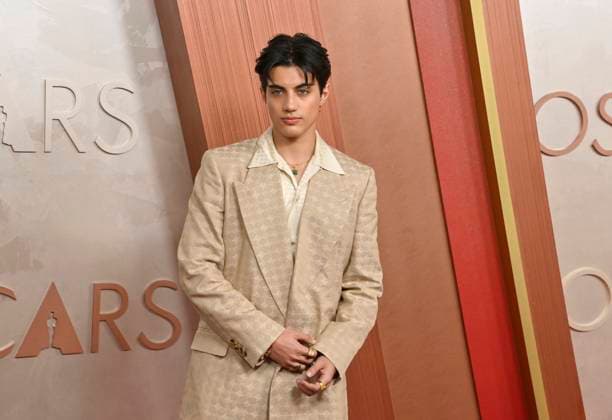 Nic Kaufmann arrives on the red carpet for the 97th Academy Awards in the Hollywood section of Los Angeles on Sunday, March 2, 2025.  LAP20250302305 JIMxRUYMEN