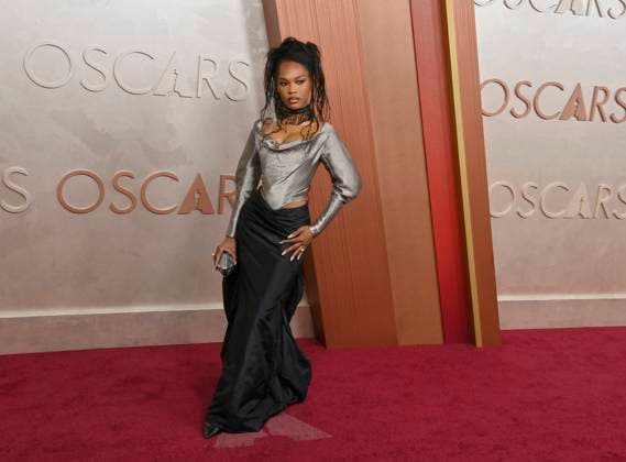 Quenlin Blackwell arrives on the red carpet for the 97th Academy Awards in the Hollywood section of Los Angeles on Sunday, March 2, 2025.  LAP20250302308 JIMxRUYMEN