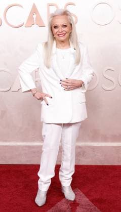Jacki Weaver arrives on the red carpet for the 97th Academy Awards in the Hollywood section of Los Angeles on Sunday, March 2, 2025.  LAP20250302738 JOHNxANGELILLO