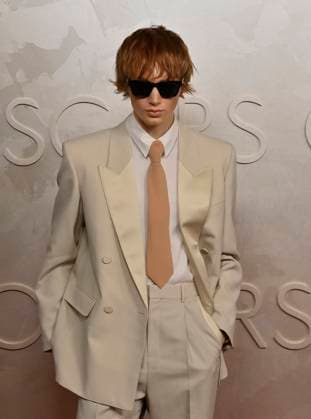 Callum Harper arrives on the red carpet for the 97th Academy Awards in the Hollywood section of Los Angeles on Sunday, March 2, 2025.  LAP20250302331 JIMxRUYMEN